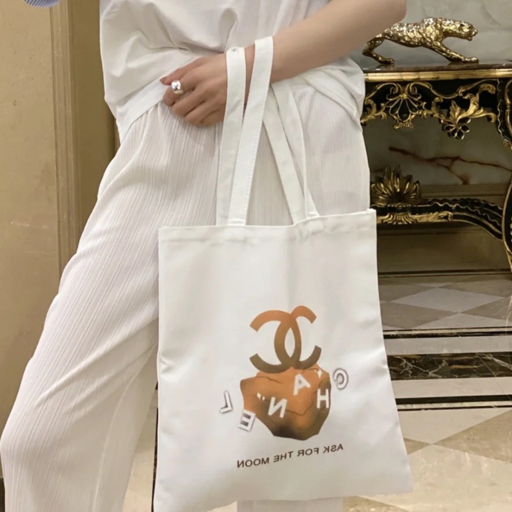 Chanel beauty gift ask for the moon canvas tote - Picture 2 of 13